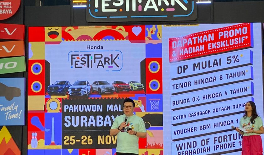 Wendy Miharja Direktur Honda Surabaya Centre waktu memberi sambutan Honda Festipark di Grand Atrium Pakuwon Mall, Surabaya, Sabtu (25/11/2023). Foto: Wildan suarasurabaya.net