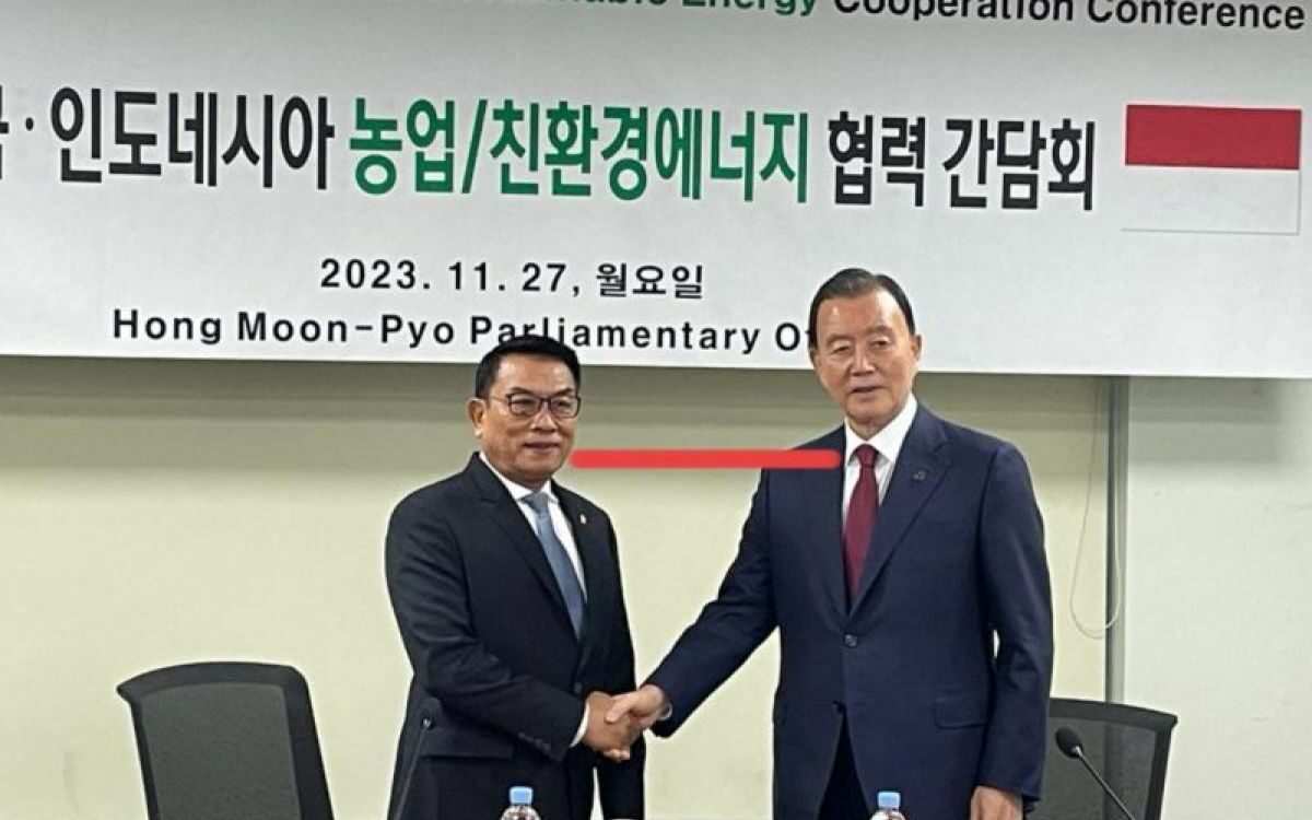 Moeldoko Kepala Staf Kepresidenan bersama Hong Moon Pyo Anggota National Assembly Korea Selatan di Seoul, Korea Selatan, Senin (27/11/2023). Foto: Antara
