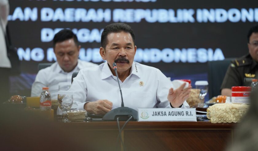 Sanitiar Burhanuddin Jaksa Agung menyampaikan paparannya dalam rapat konsultasi dengan BAP DPD RI dalam rangka menindaklanjuti Laporan Hasil Pemeriksaan Badan Pemeriksa Keuangan (LHP BPK) yang berindikasi kerugian negara di Jakarta, Rabu (15/11/2023). Foto: Puspenkum Kejaksaan Agung