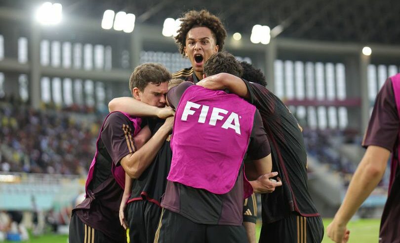 Timnas Jerman setelah menyingkirkan Argentina secara dramatis melalui drama adu penalti saat semifinal Piala Dunia U-17 2023 di Stadion Manahan, Solo, Selasa (28/11/2023). Foto: LOC