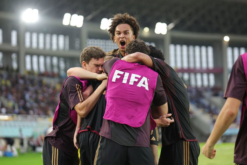 Timnas Jerman setelah menyingkirkan Argentina secara dramatis melalui drama adu penalti saat semifinal Piala Dunia U-17 2023 di Stadion Manahan, Solo, Selasa (28/11/2023). Foto: LOC