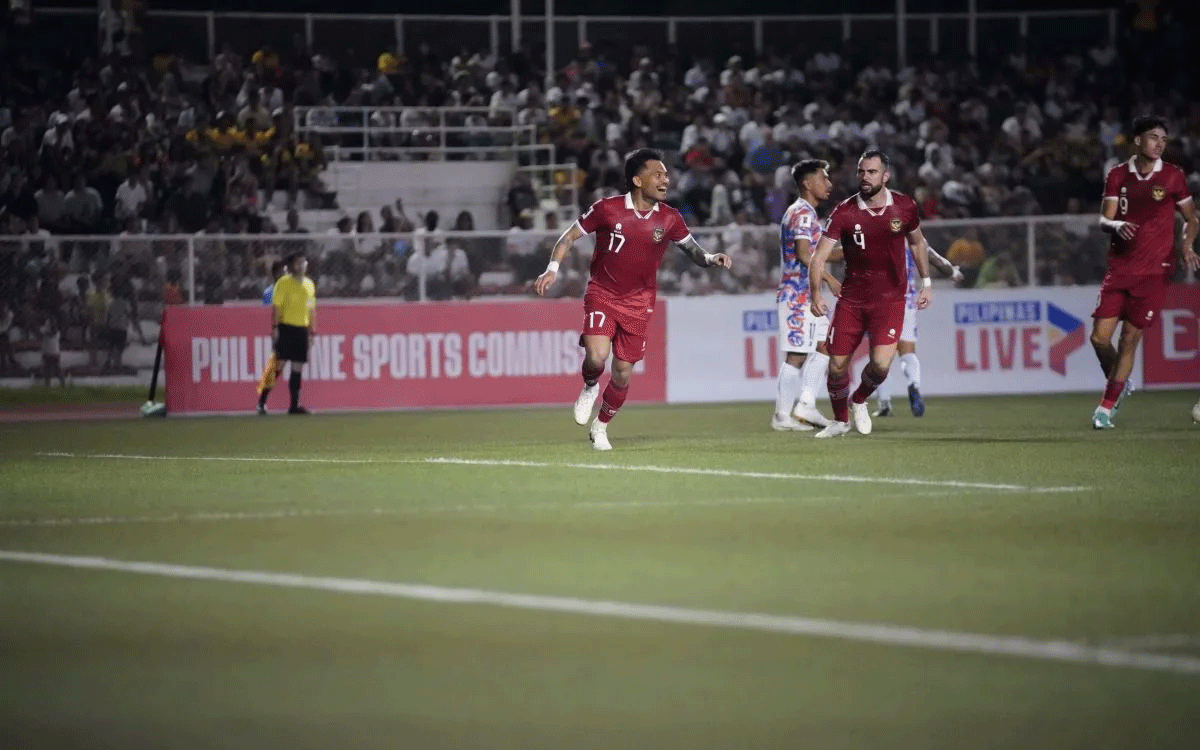 Selebrasi Saddil Ramdani ketika berhasil menyamakan kedudukan menjadi 1-1 saat melWan Filipina pada laga kedua kualifikasi Pial Dunia 2026 zona Asia putaran kedua di Stadion Rizal Memorial, Manila, Selasa (21/11/2023). Foto: PSSI