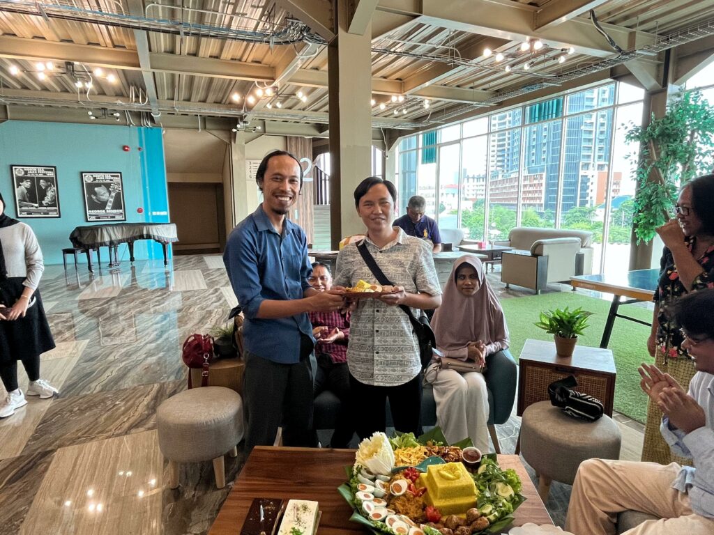 Setahun Mengudara, Radio Braille Surabaya Gencarkan Sosialisasi Hak