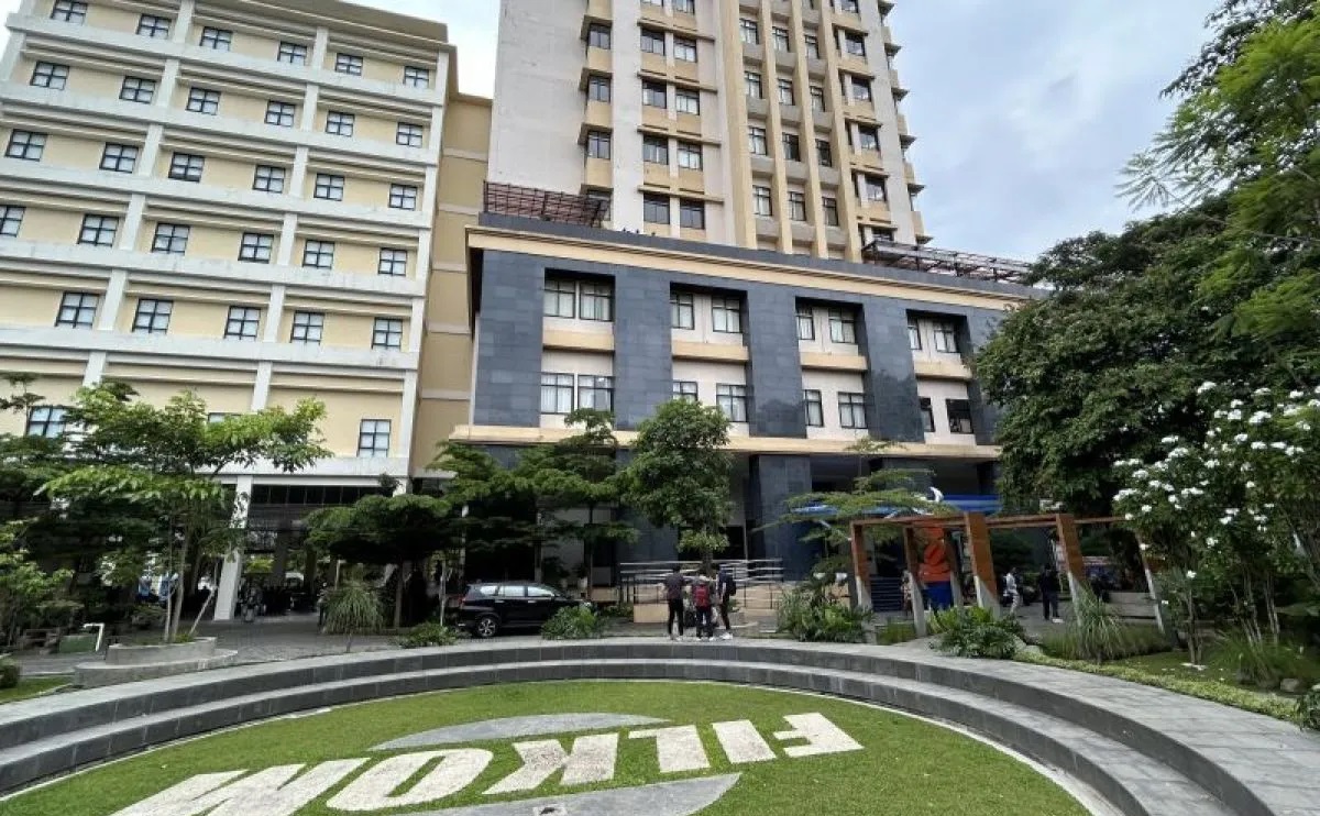 Suasana di depan Gedung Fakultas Ilmu Komputer (Filkom) Universitas Brawijaya, di Kota Malang, Jawa Timur, Kamis (14/12/2023). Foto: Antara