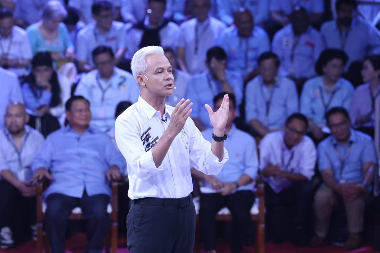 Ganjar Pranowo Capres nomor urut 3 saat debat perdana Capres di KPU, Selasa (12/12/2023) malam. Foto : istimewa