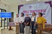 Lia Latifah (kedua kiri) Pjs Ketua Umum Komisi Nasional Perlindungan Anak dalam konferensi pers Catatan Akhir Tahun Komnas PA Tahun 2023 di Jakarta, Kamis (28/12/2023). Foto: Antara