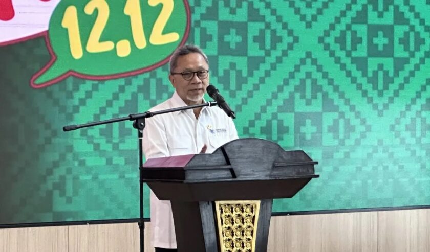 Zulkifli Hasan Menteri Perdagangan pada konferensi pers Hari Belanja Online Nasional (HARBOLNAS) 12.12, di Tokopedia Tower, Jakarta, Selasa (12/12/2023). Foto: Antara