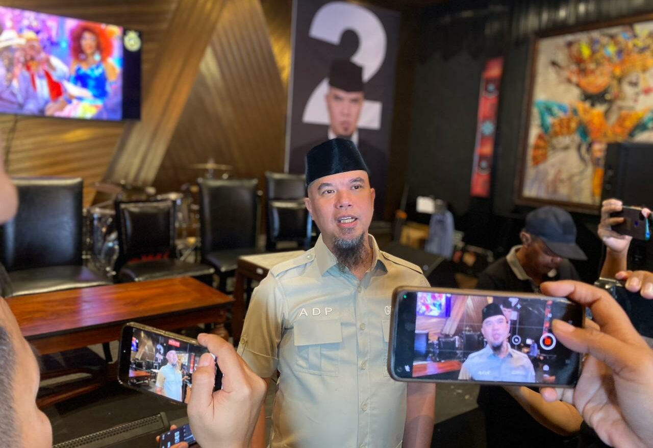 Ahmad Dhani Prasetyo Musikus Dewa 19 yang nyaleg DPR RI dapil Jatim I, Sabtu (23/12/2023). Foto: Meilita suarasurabaya.net