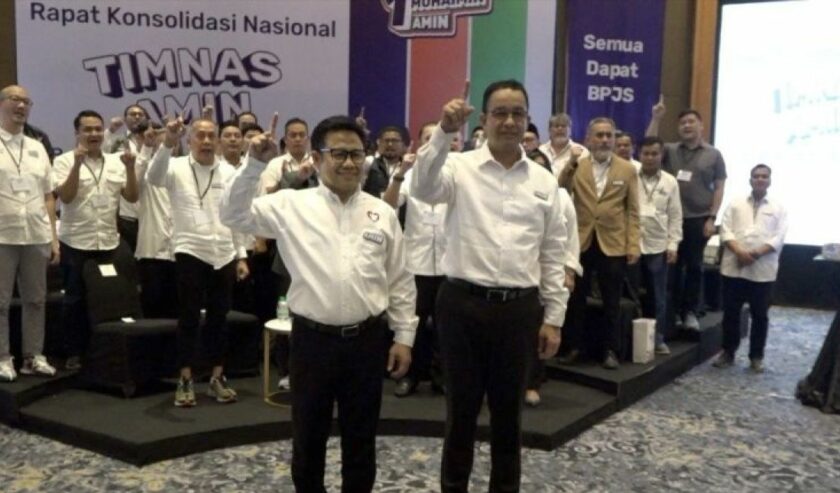 Anies Rasyid Baswedan dan Muhaimin Iskandar Calon presiden dan wakil presiden dalam agenda Rapat Konsolidasi Nasional Timnas AMIN di Jakarta, Kamis (21/12/2023). Foto: Antara