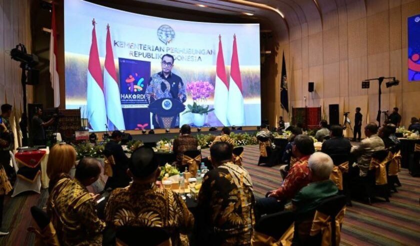 Menteri Perhubungan Budi Karya Sumadi saat menghadiri Peringatan Hakordia 2023 bertema “Integritas Meningkat, Konektivitas Melaju Cepat”, yang diselenggarakan di Jakarta, Kamis (7/12/2023). Foto: Kemenhub