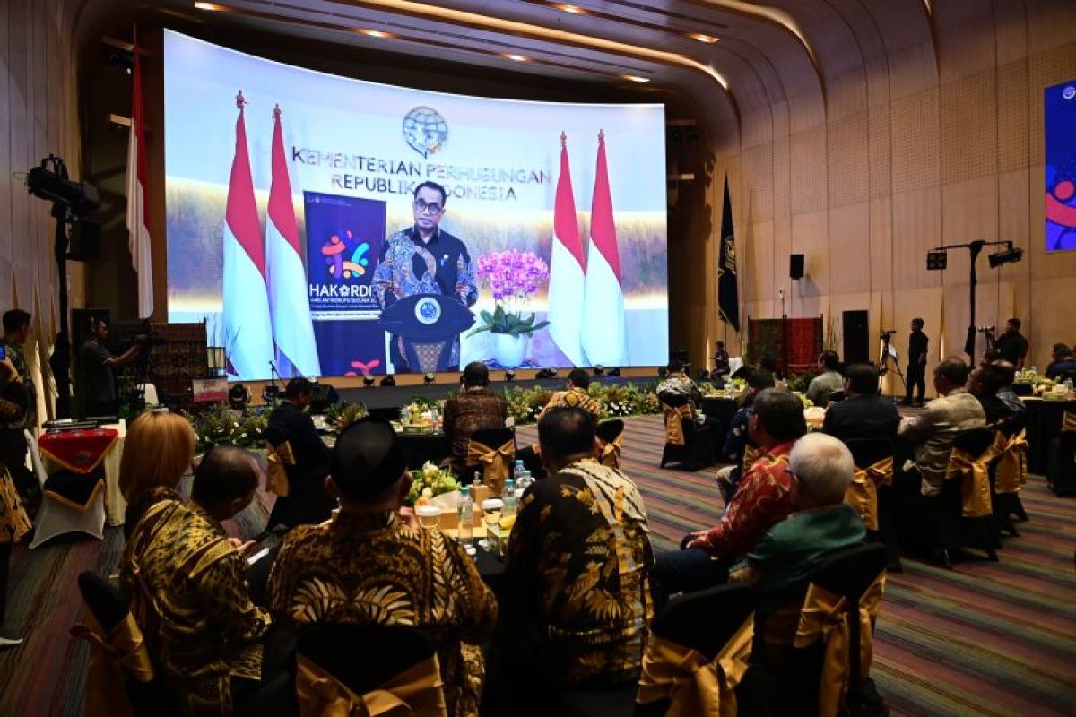 Menteri Perhubungan Budi Karya Sumadi saat menghadiri Peringatan Hakordia 2023 bertema “Integritas Meningkat, Konektivitas Melaju Cepat”, yang diselenggarakan di Jakarta, Kamis (7/12/2023). Foto: Kemenhub