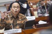 Budi Arie Setiadi Menteri Komunikasi dan Informatika menyampaikan paparannya saat mengikuti rapat kerja dengan Komisi I DPR di Komplek Parlemen, Jakarta, Rabu (29/11/2023). Foto: Antara