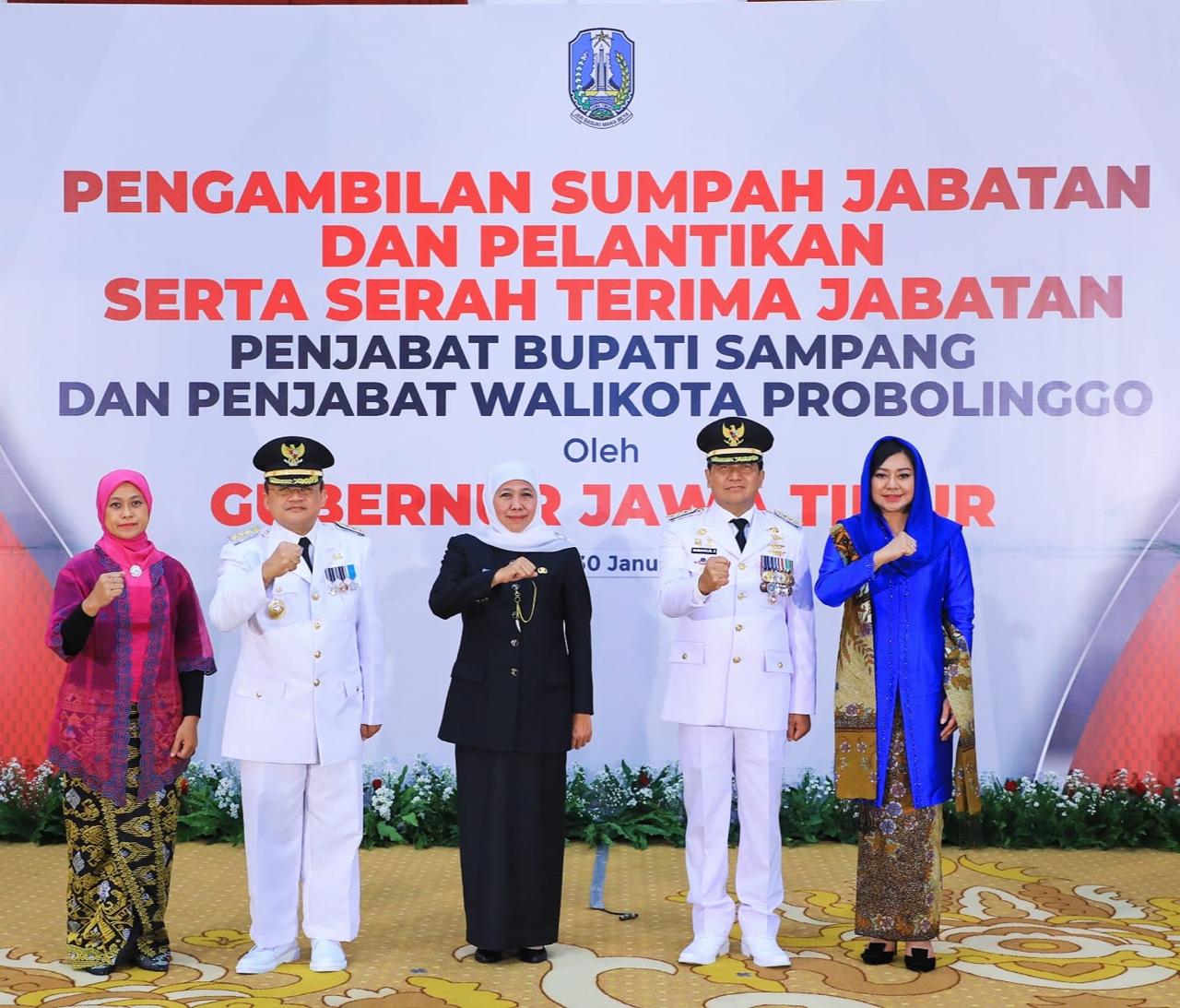 Penlantikan Pj. Bupati Sampang dan Pj. Walikota Probolinggo, di Gedung Negara Grahadi Surabaya, Selasa (30/1/2024). Foto : Humas Pemprov Jatim