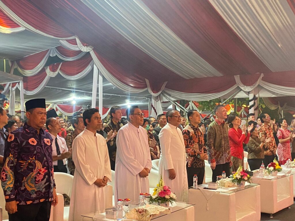 Wali Kota Kediri Hadiri Perayaan Natal di GTDI Jemaat Salomo, Teguhkan Toleransi