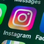 Pembaruan di Instagram dan Facebook memberikan pembatasan yang lebih besar pada siapa yang dapat mengirim pesan kepada remaja. Foto: Getty Images