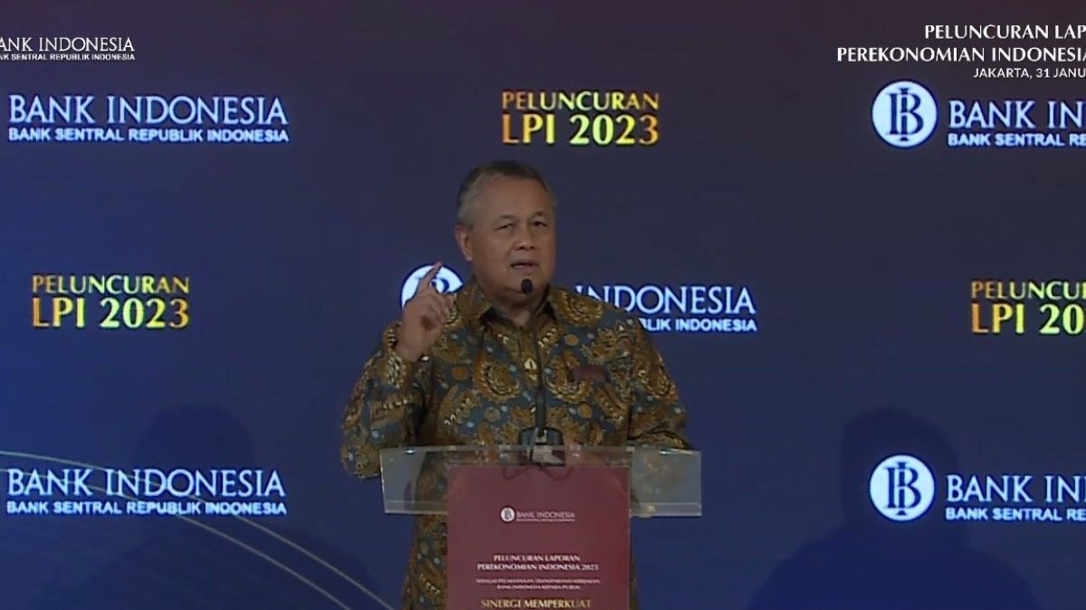 Perry Warjio Gubernur Bank Indonesia (BI) meluncurkan Laporan Perekonomian Indonesia 2023 di Jakarta, Rabu (31/1/2024). Foto: Antara