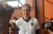 Paul Munster pelatih Persebaya saat berada di Lapangan Thor Surabaya, pada Selasa (9/1/2024). Foto: Risky suarasurabaya.net