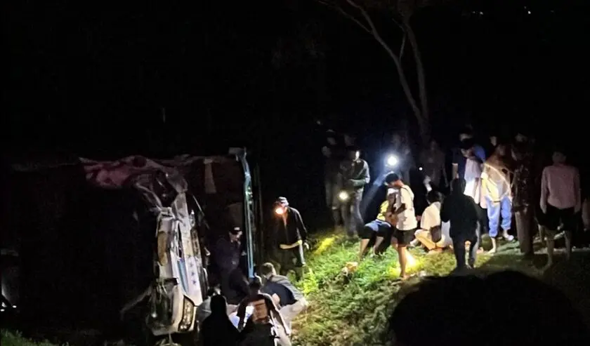 Tragedi Bus SMAN-1 Sidoarjo Kecelakaan di Tol Ngawi 2 Orang Tewas