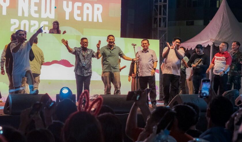 Sandiaga Salahuddin Uno Menparekraf melewati malam pergantian tahun baru 2023 di Bintan, Kepulauan Riau (Kepri) dengan menghadiri event Escape 2023, Bintan, (1/1/2024). Foto: Menparekraf