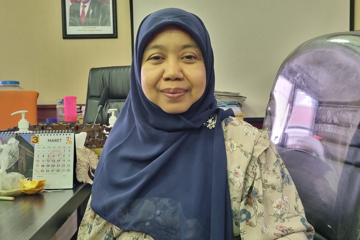 Zuhrotul Mar'ah Anggota Komisi B DPRD Kota Surabaya di ruangan komisi beberapa waktu lalu. Foto : Antara
