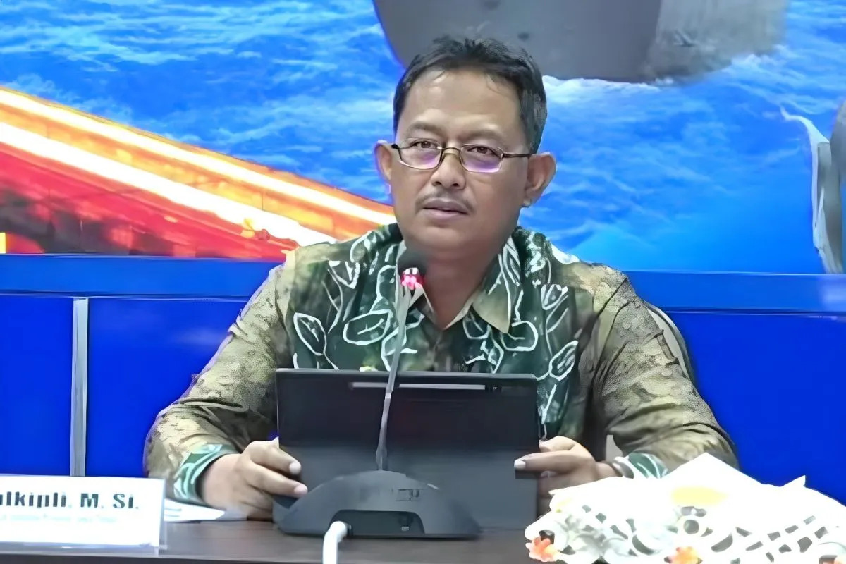 Kepala BPS Provinsi Jatim Zulkipli saat menyampaikan Berita Resmi Statistik di Surabaya, Kamis (1/2/2024). fOTO: Antara