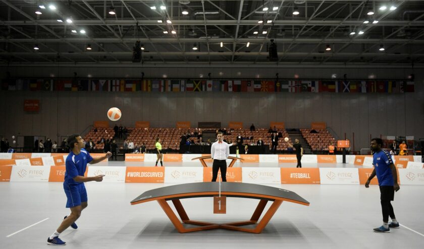 Ilustrasi - Teqball menjadi satu dari delapan cabor eksebisi yang dipertandingkan di PON XXI 2024. Foto: Reuters