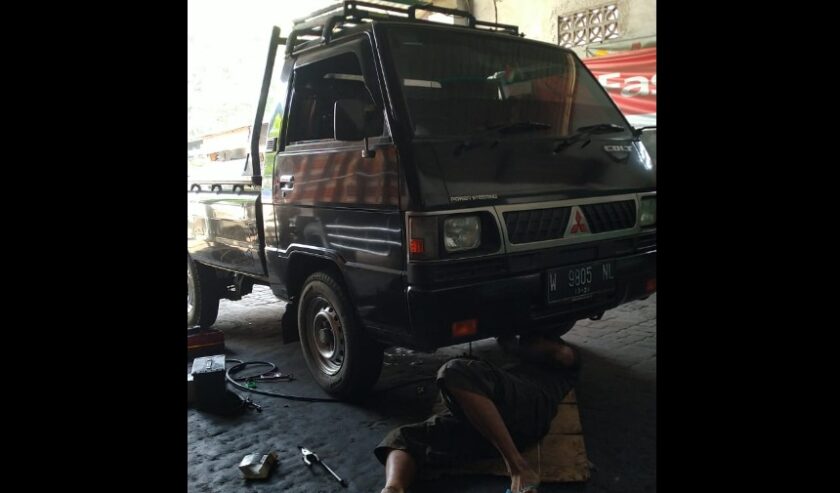 Mobil pikap L300 milik Elia Nusa pendengar Radio Suara Surabaya yang dilaporkan hilang pada Senin (5/2/2024), akhirnya ditemukan di Blora, Jawa Tengah (Jateng). Foto: Elia untuk suarasurabaya.net