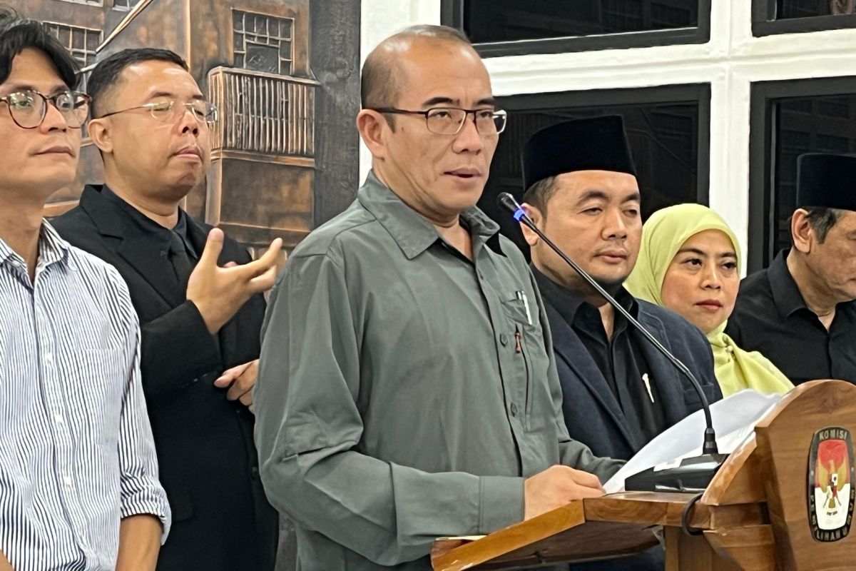 Hasyim Asy'ari Ketua KPU RI saat konferensi pers di Kantor KPU RI, Jakarta, Rabu (14/2/2024) malam. Foto: Antara