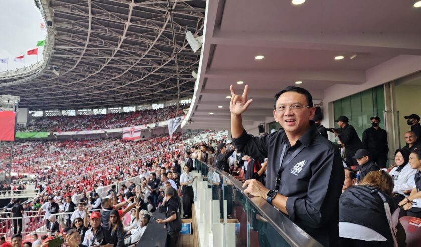 Basuki Tjahaja Purnama (Ahok) menghadiri kampanye Akbar Hajatan Rakyat Ganjar Pranowo-Mahfud MD di Stadion Utama Gelora Bung Karno, Jakarta, Sabtu (3/2/2024). Foto: istimewa