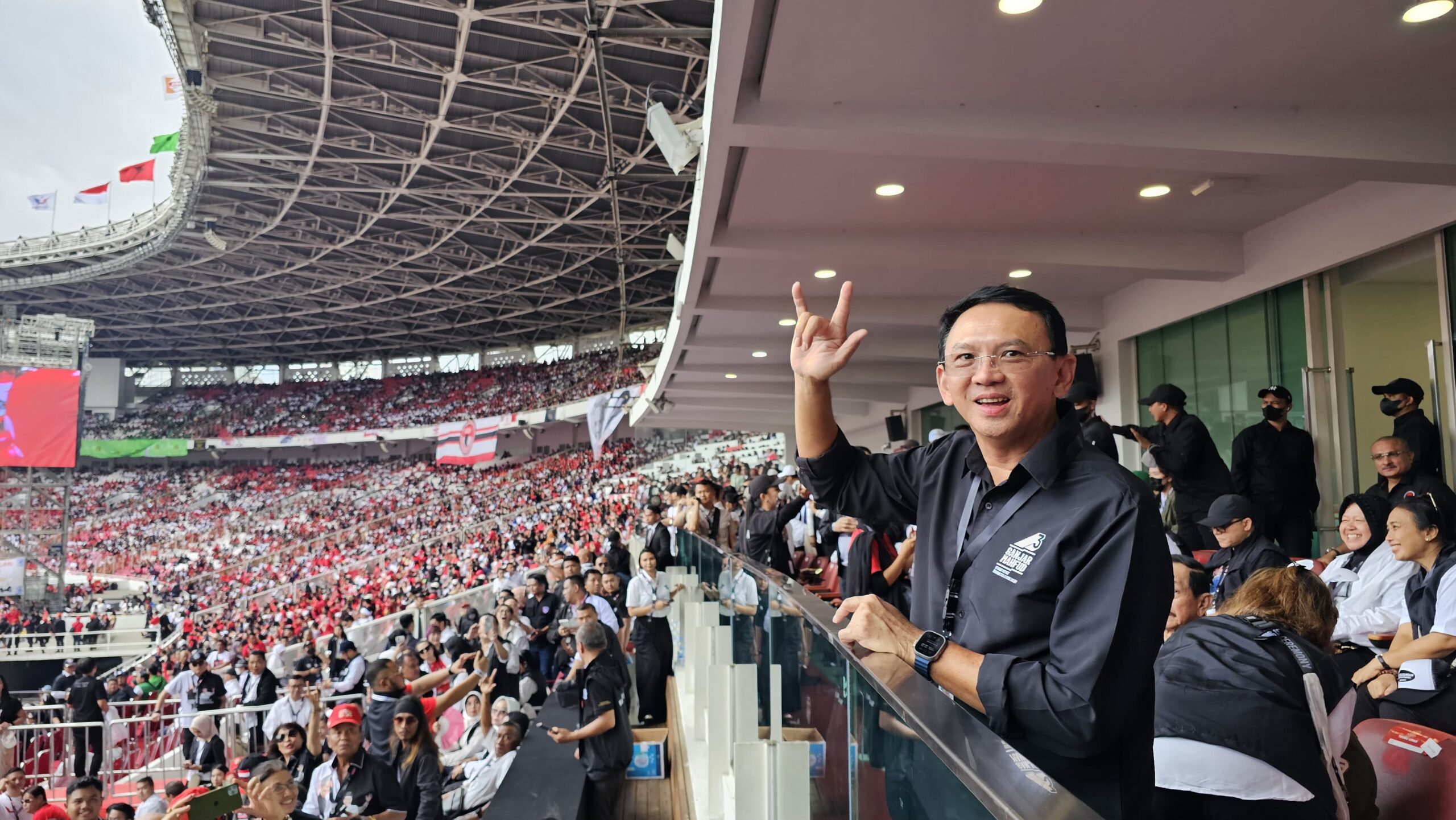 Basuki Tjahaja Purnama (Ahok) menghadiri kampanye Akbar Hajatan Rakyat Ganjar Pranowo-Mahfud MD di Stadion Utama Gelora Bung Karno, Jakarta, Sabtu (3/2/2024). Foto: istimewa