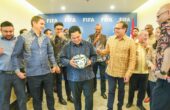 Erick Thohir Ketua Umum PSSI Erick Thohir bersama delegasi FIFA dalam pertemuan di Kantor FIFA Indonesia di Jakarta, Selasa (27/2/2024). Foto: Instagram @erickthohir
