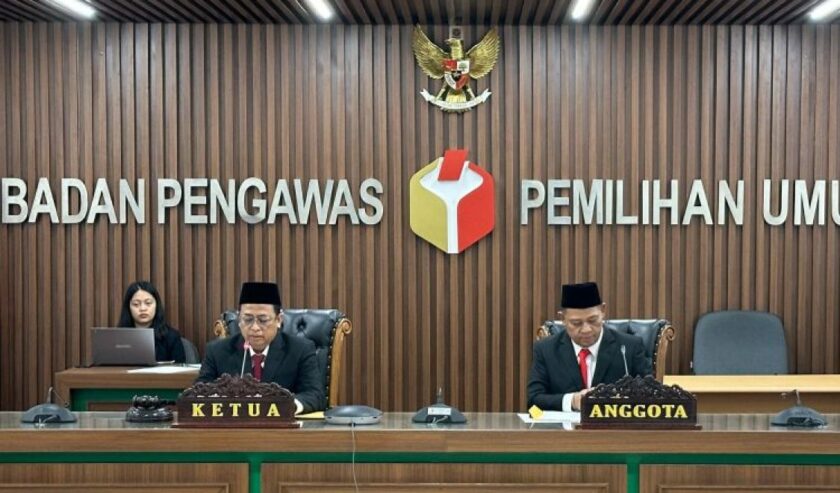 Puadi Ketua Majelis Sidang Bawaslu sekaligus Anggota Bawaslu RI dalam persidangan di Gedung Bawaslu RI, Jakarta, Kamis (15/2/2024) Foto : Antara