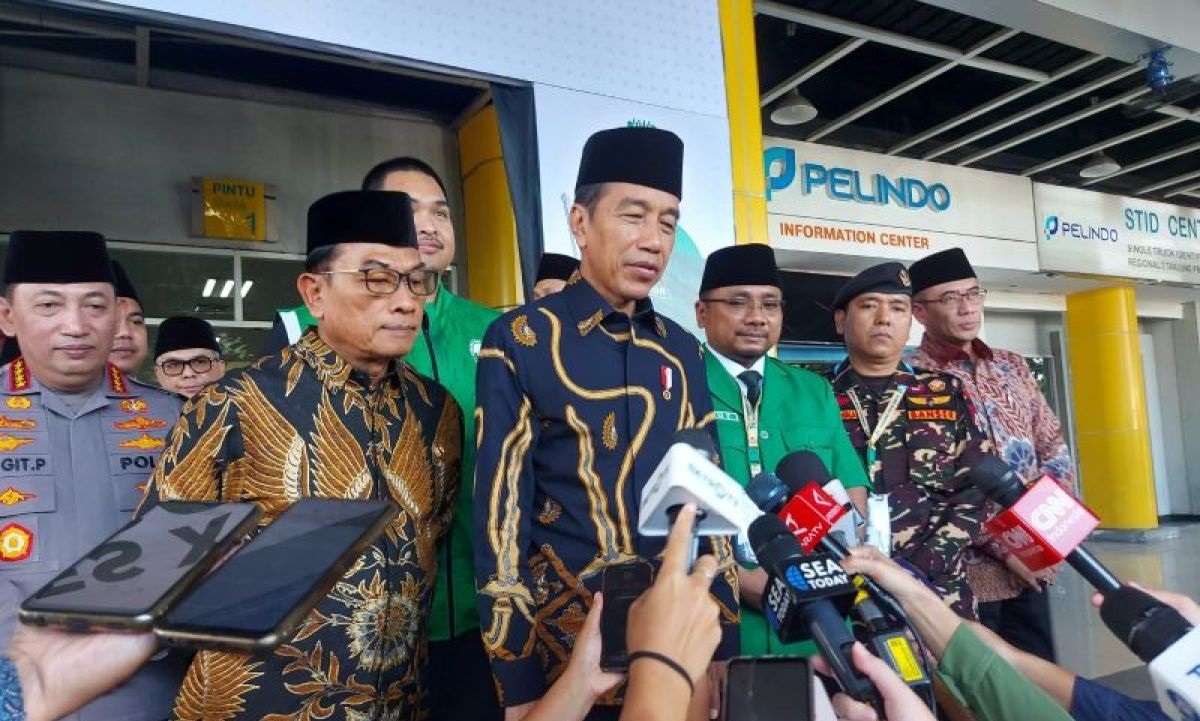 Joko Widodo Presiden RI menyampaikan keterangan pers usai menghadiri Kongres XVI GP Ansor di Pelabuhan Tanjung Priok, Jakarta, Jumat (2/2/2024), Foto : Antara