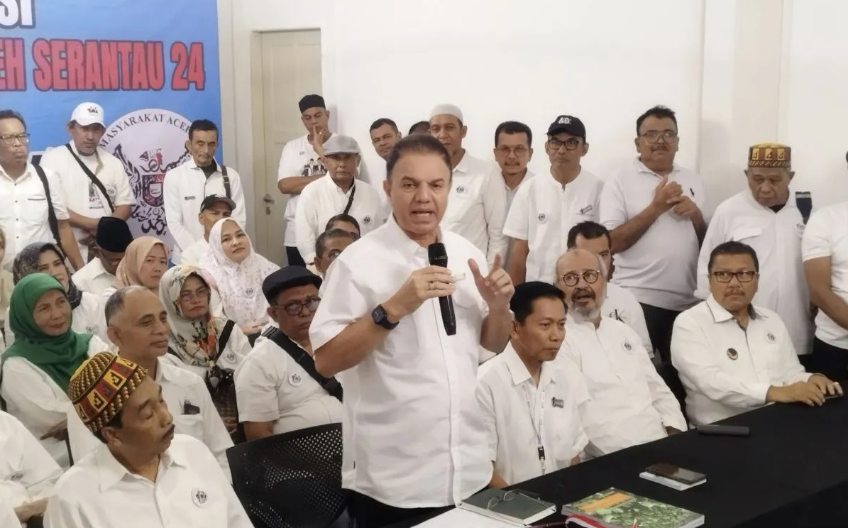 Syaugi Alaydrus Kapten Timnas AMIN saat menerima deklarasi dukungan relawan di Jakarta, Kamis (8/2/2024). Foto: Antara