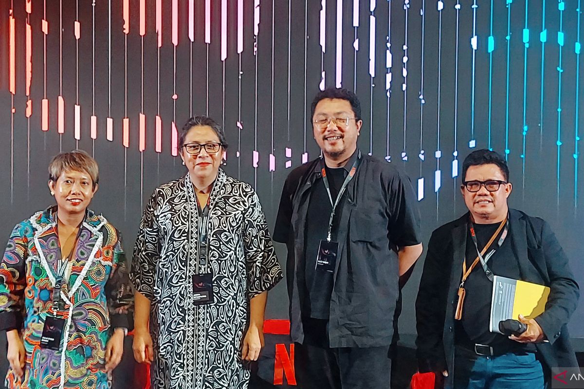 M Amin Abdullah Direktur Industri Kreatif, Musik, Film dan Animasi Kementerian Pariwisata dan Ekonomi Kreatif (Kemenparekraf) (pertama kanan) dalam forum diskusi di Jakarta, Kamis (1/2/2024). Foto : Antara