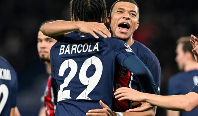 Kylian Mbappe dan Bradley Barcola mencetak gol saat PSG mengalahkan Real Sociedad 2-0 di leg pertama babak 16 besar Liga Champions. Foto: AFP