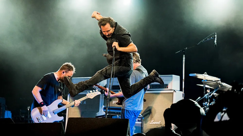 Usai merilis album baru, Pearl Jam akan mengadakan tur dunia bertajuk "Dark Matter" mulai Mei 2024. Foto: Charles Reagan/Lollapalooza