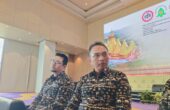 Dokter Piprim Basarah Yanuarso Ketua Pengurus Pusat Ikatan Dokter Anak Indonesia (IDAI) (berbatik kanan) saat menjelaskan tentang pencegahan penyakit kardiometabolik dalam pelaksanaan kegiatan Simposium Nasional IDAI di Bandar Lampung, Jumat (23/2/2024). Foto: Antara