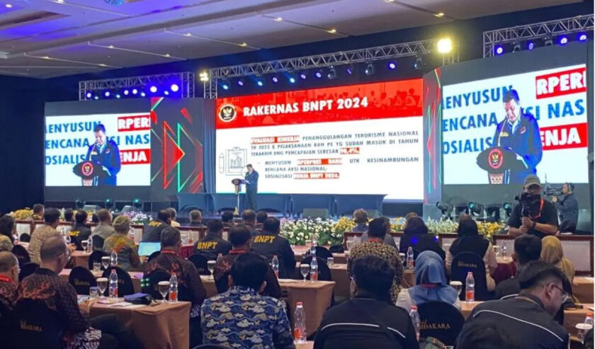 Rycko Amelza Dahniel Kepala Badan Nasional Penanggulangan Terorisme (BNPT) RI menyampaikan sambutan pada Rakernas BNPT 2024 di Jakarta, Selasa (20/2/2024). Foto: Antara