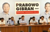 TKN Prabowo-Gibran menggelar konferensi pers terkait Putusan DKPP yang menjatuhkan sanksi kepada Komisioner KPU RI, Senin (5/2/2024), di Media Center TKN, Jakarta Selatan. Foto: Farid suarasurabaya.net