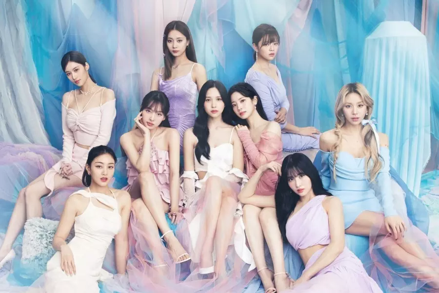 Single berjudul "I Got You” dimasukkan dalam album mini ke-13 TWICE yang berjudul "With YOU-th” yang akan dirilis pada 23 Februari. Foto" Soompi