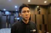 Arif Fahrudin Ahmad Direktur Eksekutif Asosiasi Muda Jawa Timur yang deklarasi memenangkan Ganjar-Mahfud, Sabtu (3/2/2024). Foto: Meilita suarasurabaya.net