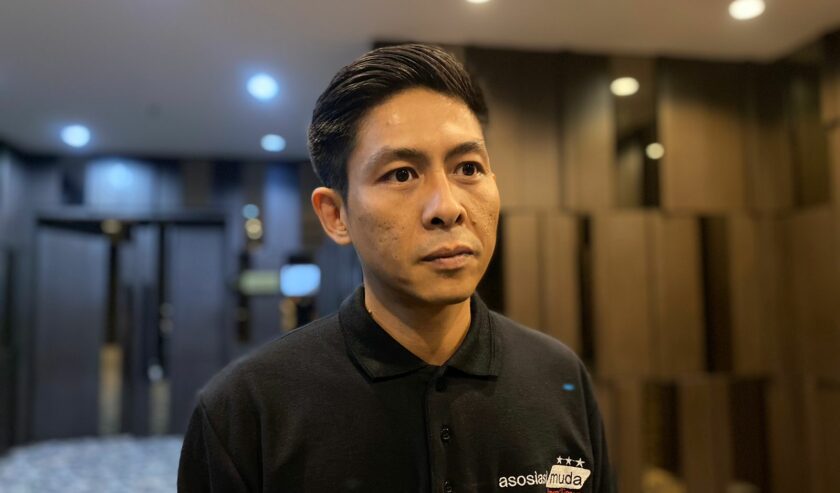 Arif Fahrudin Ahmad Direktur Eksekutif Asosiasi Muda Jawa Timur yang deklarasi memenangkan Ganjar-Mahfud, Sabtu (3/2/2024). Foto: Meilita suarasurabaya.net