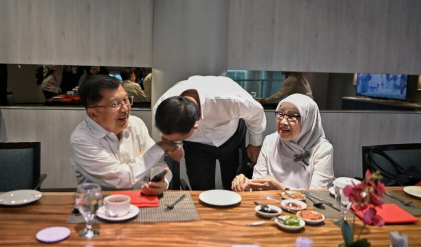 Anies Baswedan Calon Presiden nomor urut 1 menjamu Muhammad Jusuf Kalla untuk sarapan bersama di Hotel Discovery Ancol, Sabtu Pagi (10/2/2024). Foto: Istimewa