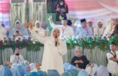 Khofifah Indar Parawansa Jurkamnas TKN Prabowo-Gibran waktu kegiatan Selawat di Jatim International Expo Surabaya, Jumat (9/2/2024) kemarin. Foto: Dokumen TKD Jatim