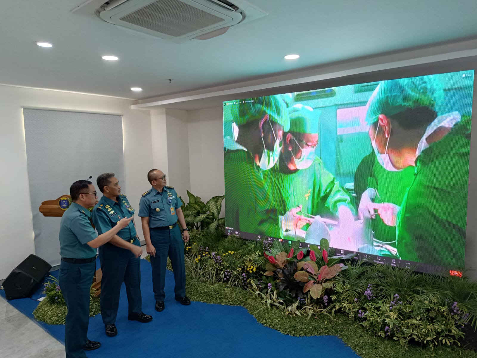 Rumah Sakit Pusat Angkatan Laut (RSPAL) dr. Ramelan Surabaya menjadi rumah sakit Tentara Nasional Indonesia (TNI) pertama yang melakukan operasi transplantasi ginjal, Selasa (20/2/2024). Foto: Risky suarasurabaya.net
