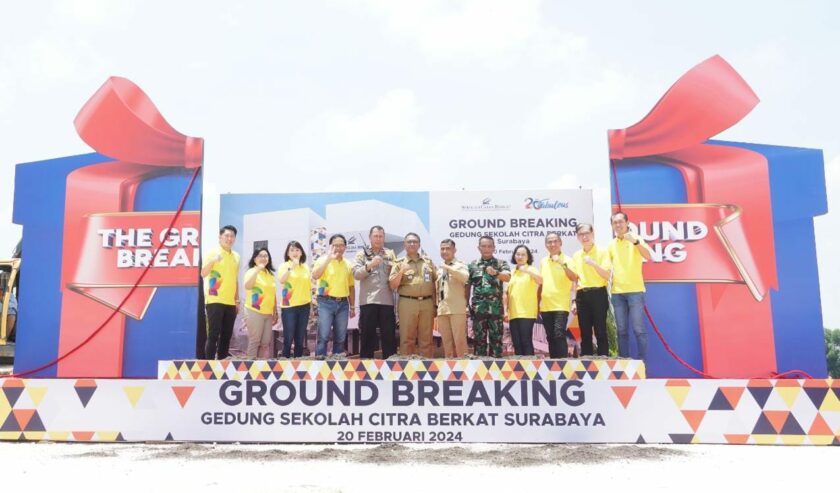 Sekolah Citra Berkat (SCB) Surabaya menghadirkan berbagai fasilitas di ground breaking gedung, sebagai upaya untuk menunjang prestasi siswa, Nortwest Citraland Utara Surabaya, Selasa (20/2/2024). Foto: Sekolah Citra Berkat Surabaya