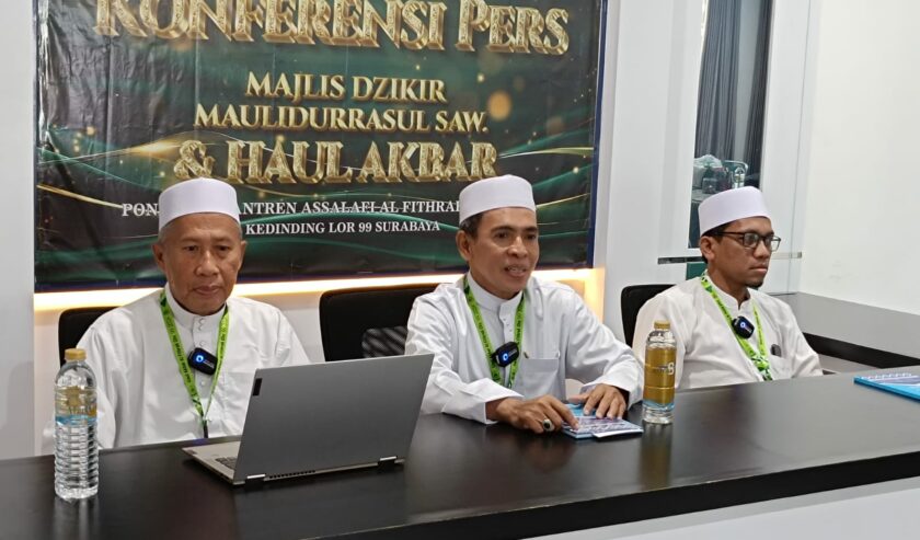 Ketua Panitia Haul Akbar Al-Khidmah, Ketua Umum PP Al-Khidmah, ketua Pondok pesantren Assalafi Al-Fithrah Surabaya