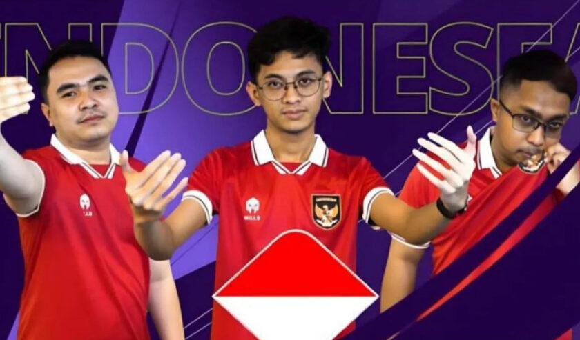 Tim nasional eFootball Indonesia Elga Cahya Putra, Rizky Faidan, dan Akbar Paudie di AFC eAsian Cup Qatar 2024. Foto: Antara