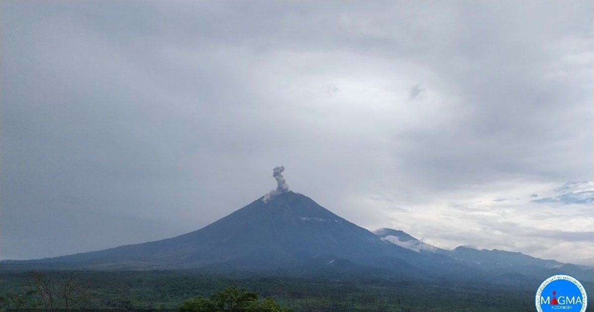 Gunung Semeru Kembali Erupsi, Tinggi Letusan Capai 1,3 km di Atas Puncak